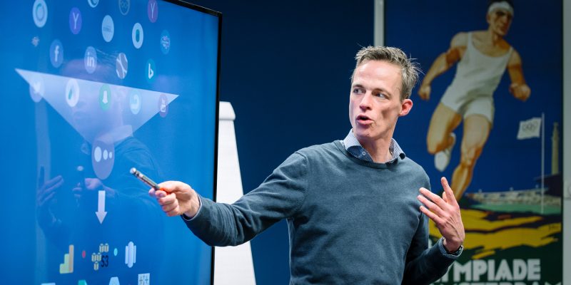 fosby-jeroen-in-actie Jeroen de Koning geeft een training